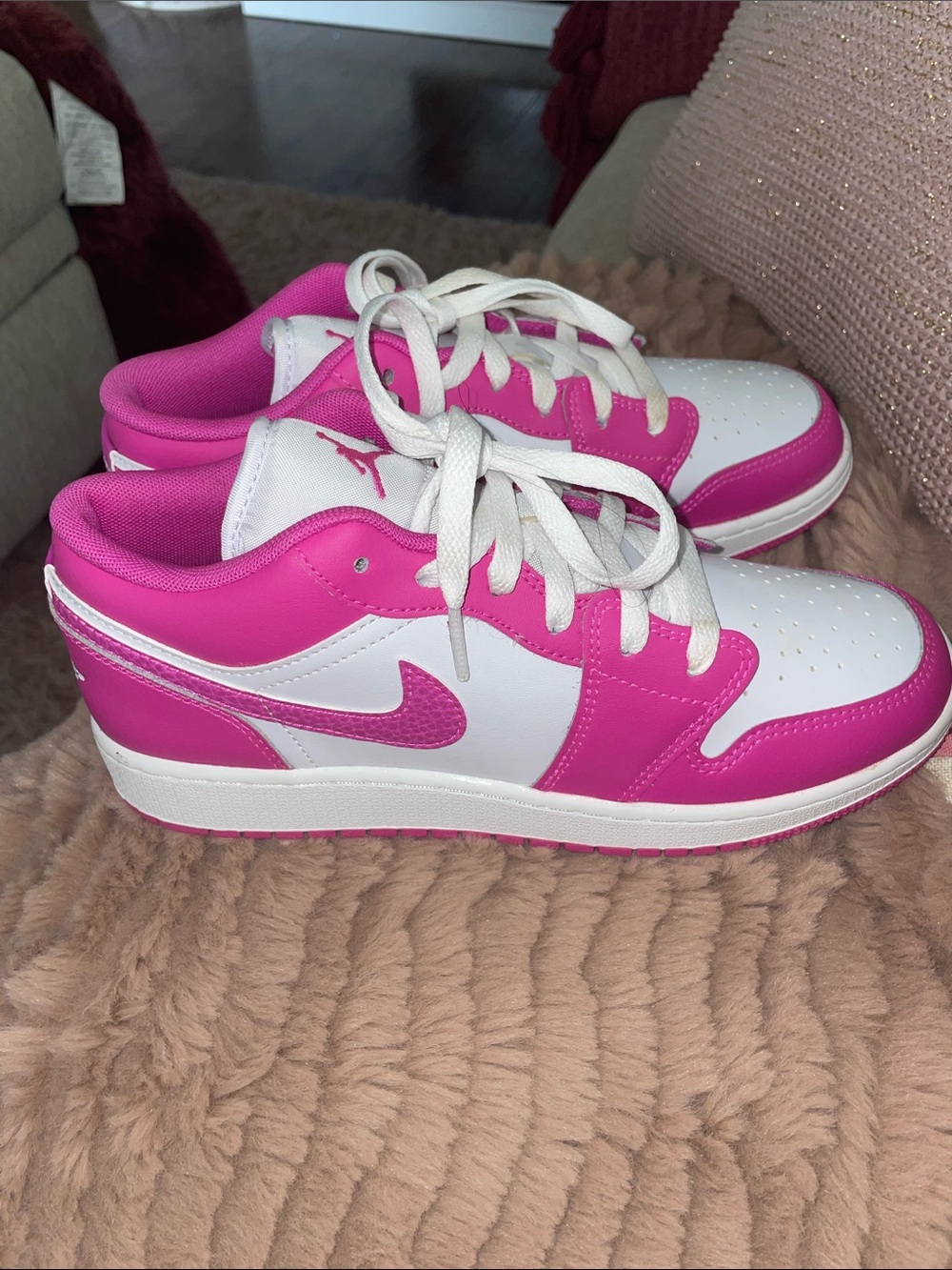 Nike Low-Top Sneakers in White and Hot Pink